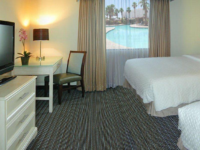 Hotel Embassy By Hilton 4*