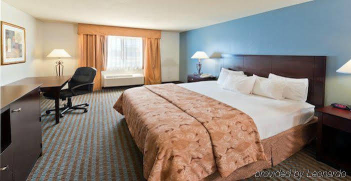 La Quinta & By Wyndham Vegas Nellis Hotel 3*