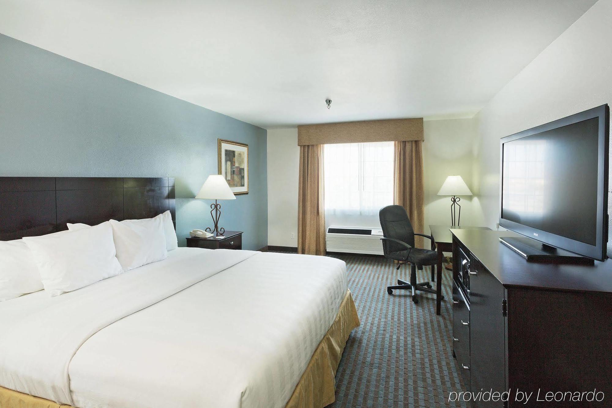 La Quinta & By Wyndham Vegas Nellis Las Vegas