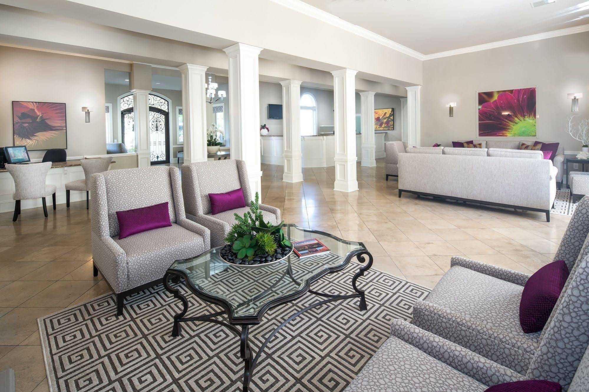 Club De Soleil All-suite Resort