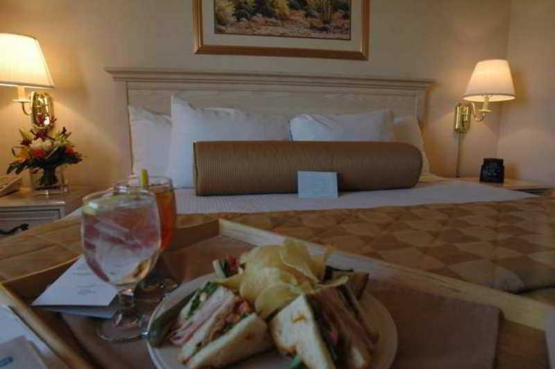 Hotel Embassy By Hilton 4*